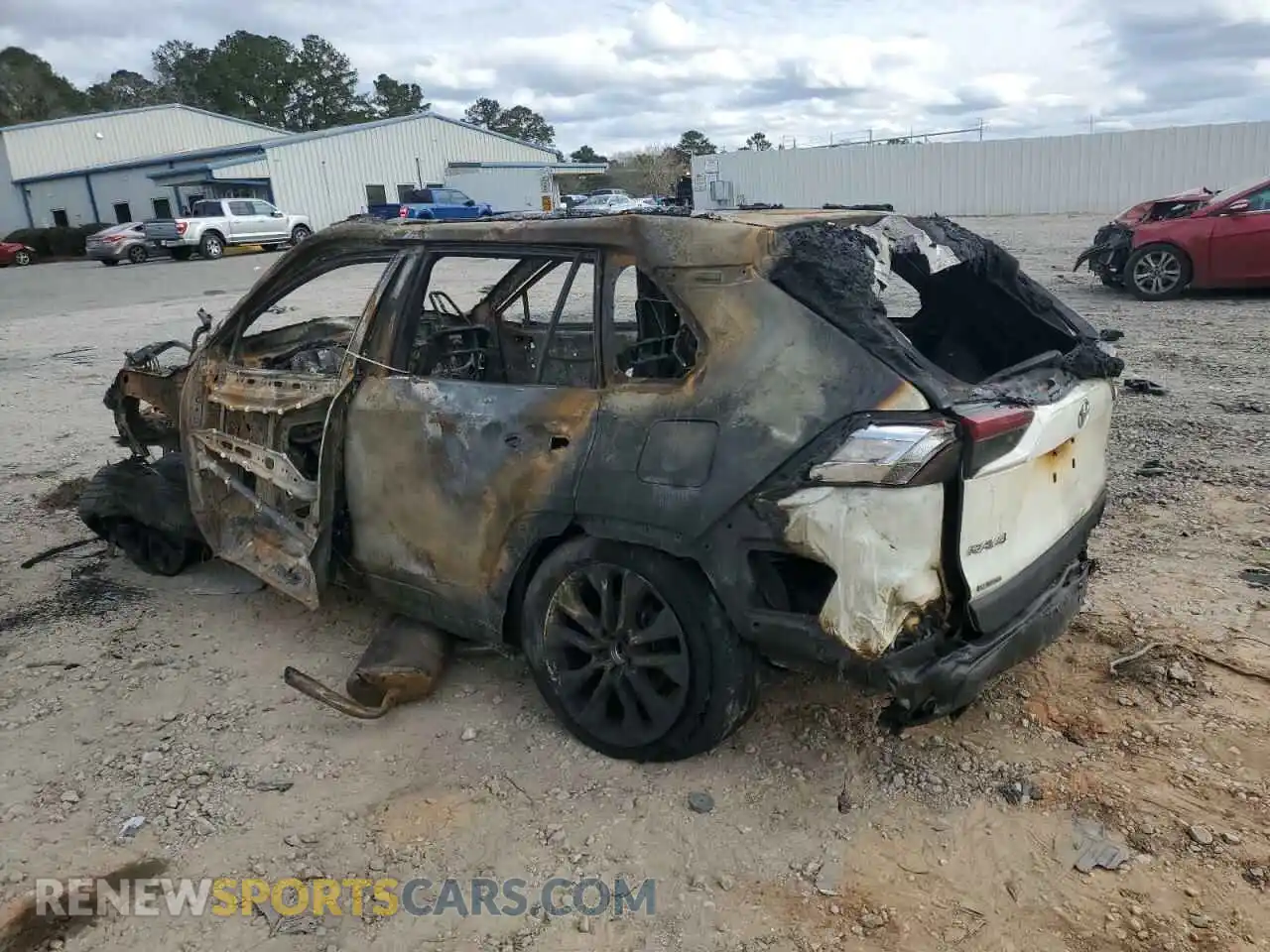 2 Photograph of a damaged car 2T3C1RFV4NW192009 TOYOTA RAV4 2022