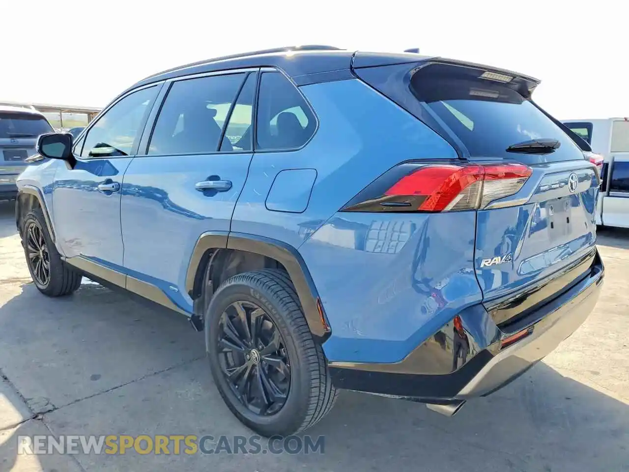 2 Фотография поврежденного автомобиля 2T3E6RFV4NW030603 TOYOTA RAV4 2022