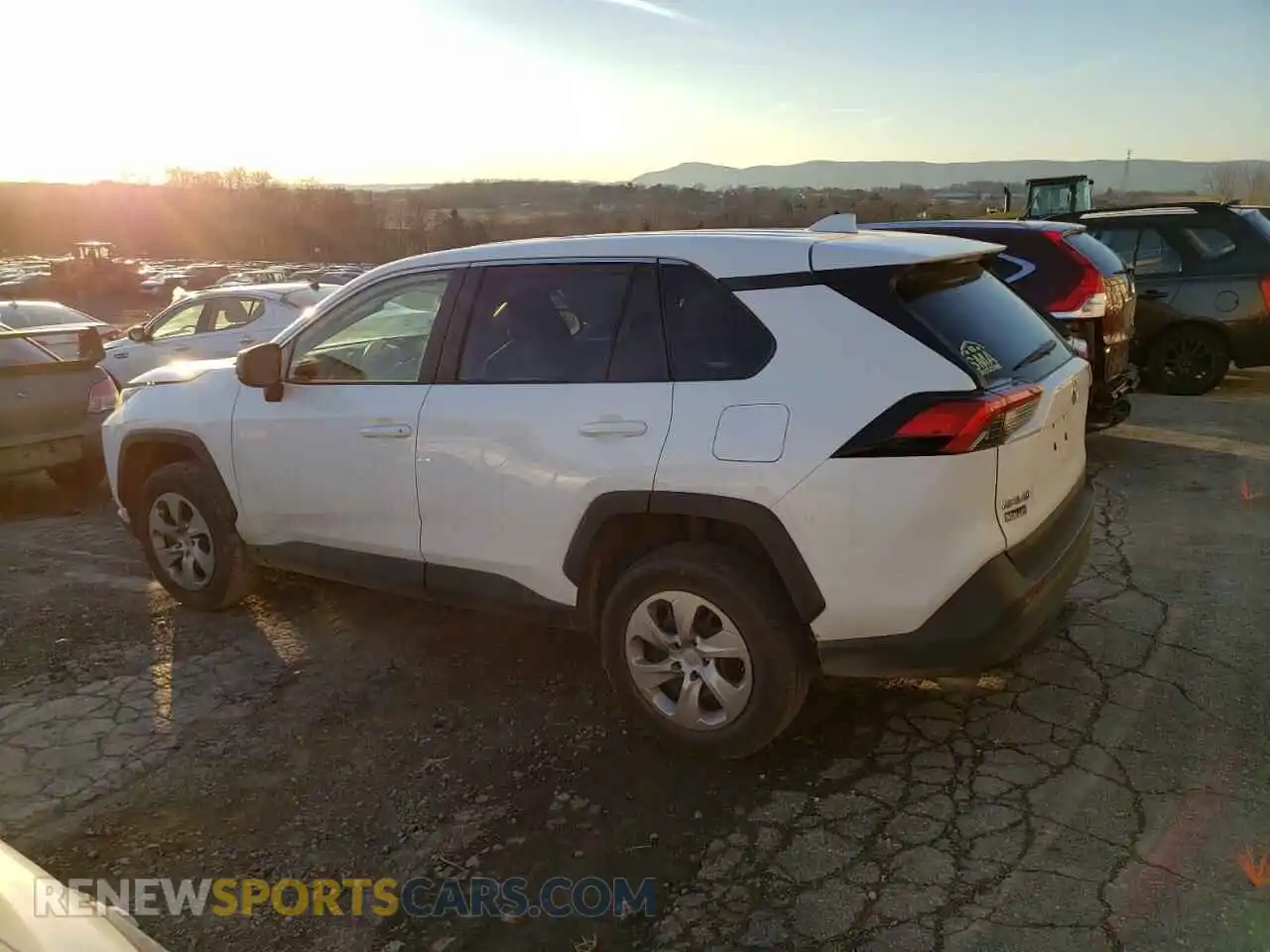 2 Photograph of a damaged car 2T3F1RFV2NC258782 TOYOTA RAV4 2022