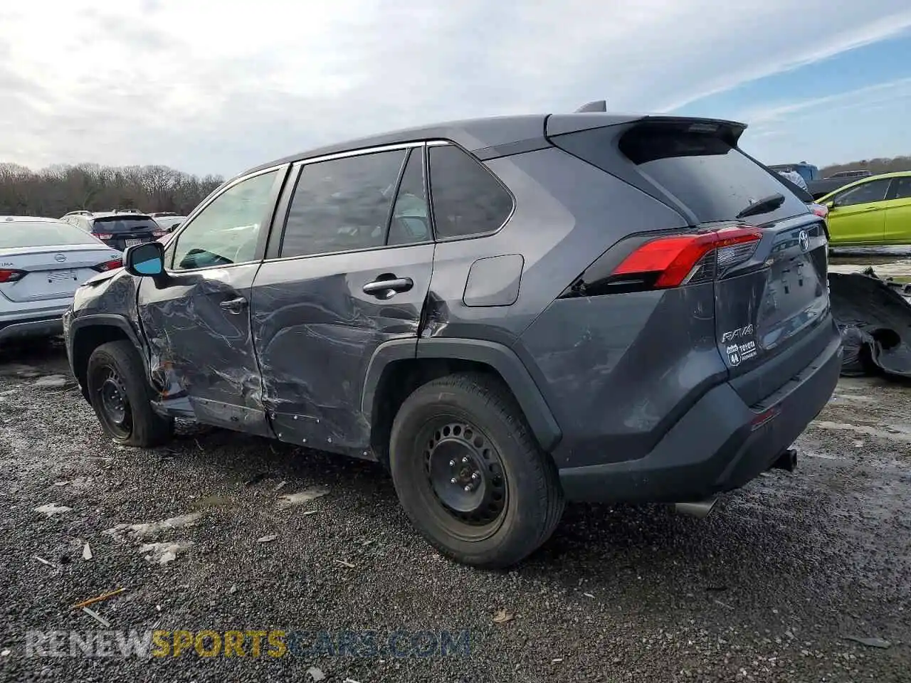 2 Photograph of a damaged car 2T3F1RFV6NW294490 TOYOTA RAV4 2022