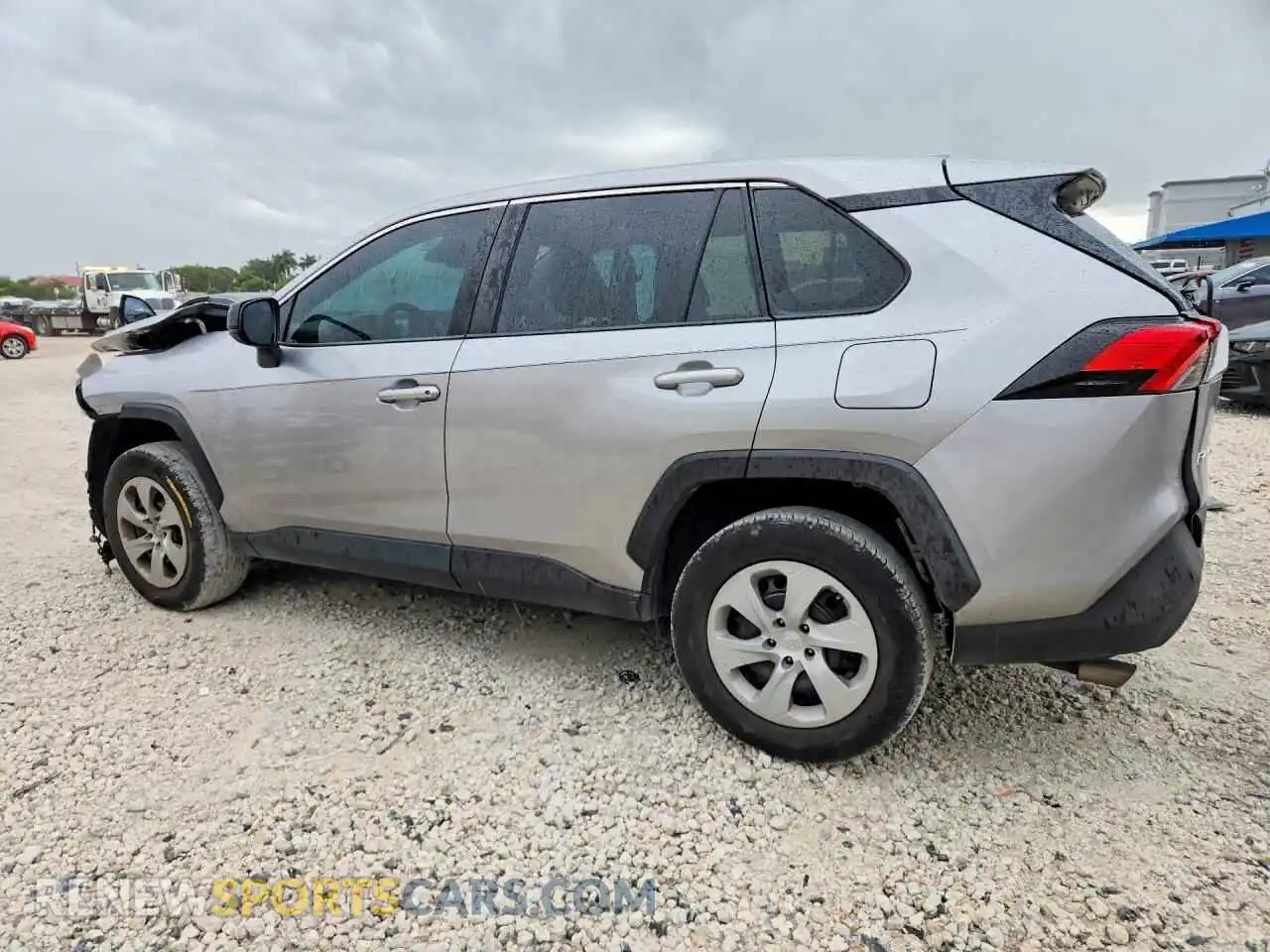 2 Photograph of a damaged car 2T3H1RFV2NC207825 TOYOTA RAV4 2022