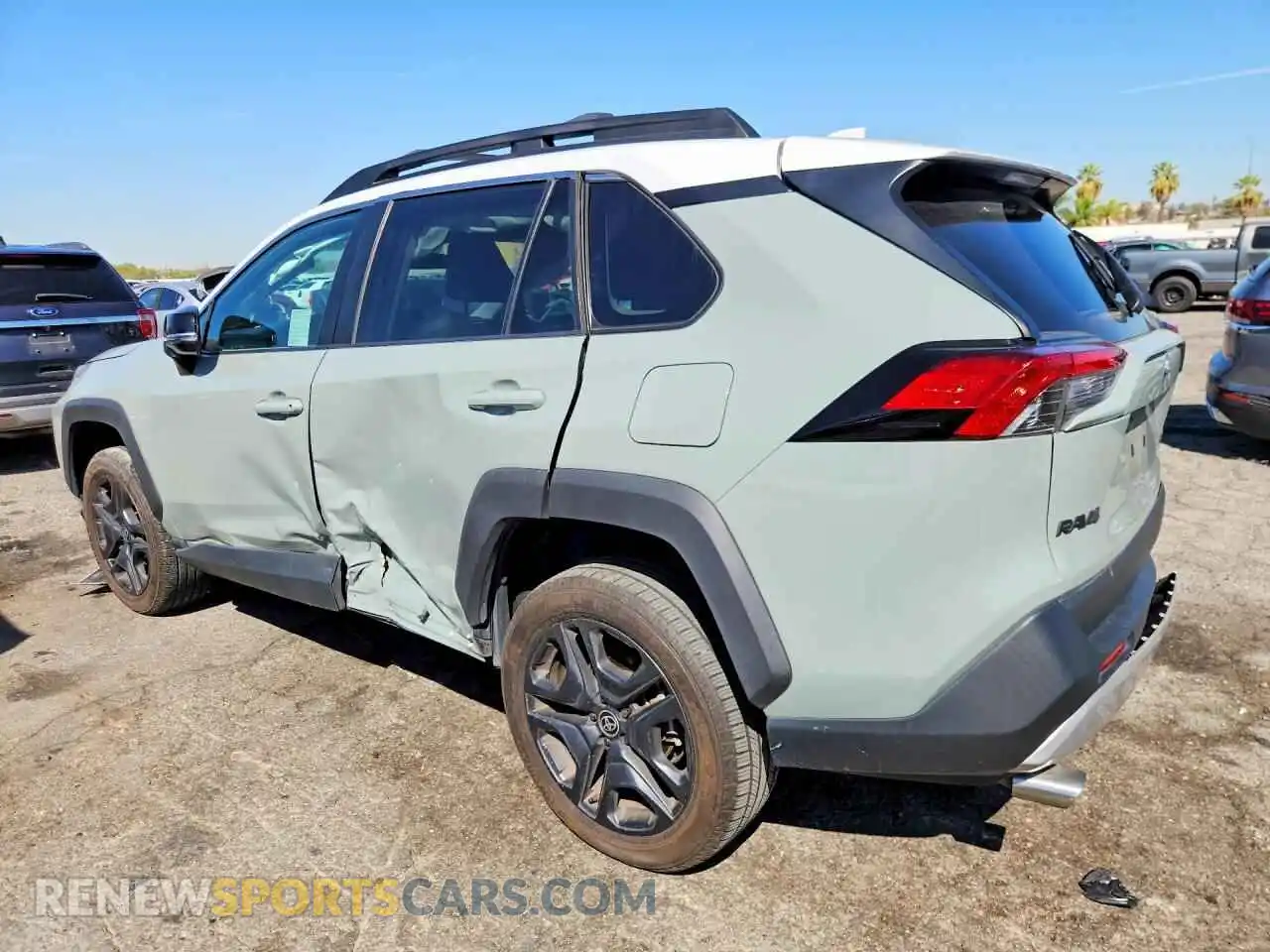 2 Photograph of a damaged car 2T3J1RFV4NW250756 TOYOTA RAV4 2022