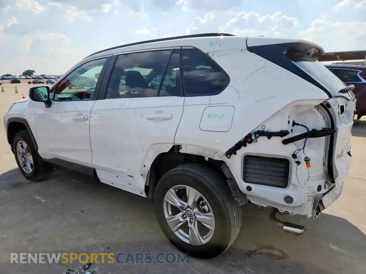 2 Фотография поврежденного автомобиля 2T3LWRFV2NW134045 TOYOTA RAV4 2022