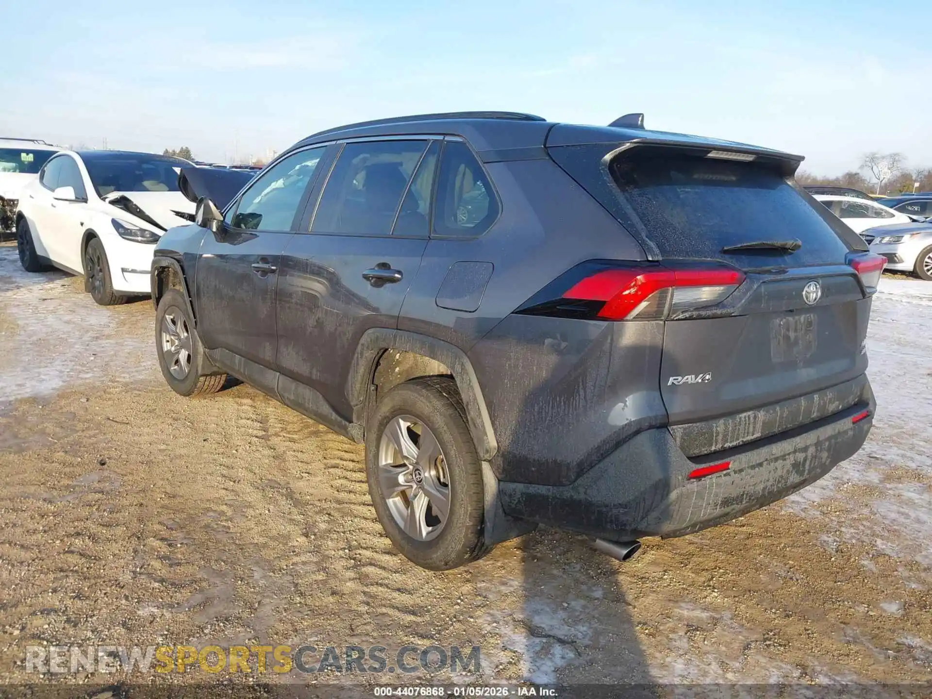 3 Photograph of a damaged car 2T3P1RFV1NW295194 TOYOTA RAV4 2022