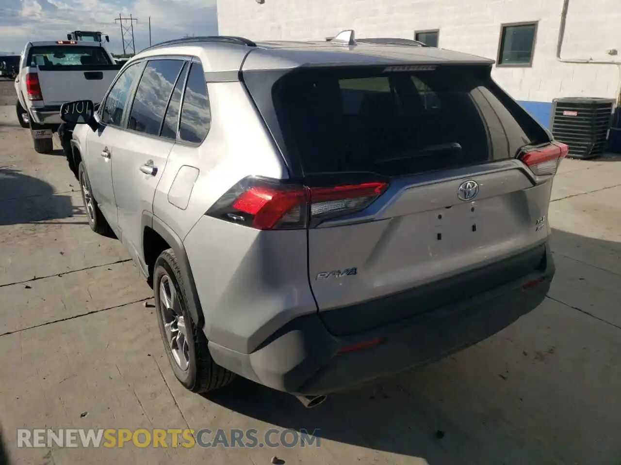 3 Photograph of a damaged car 2T3P1RFV2NW269574 TOYOTA RAV4 2022