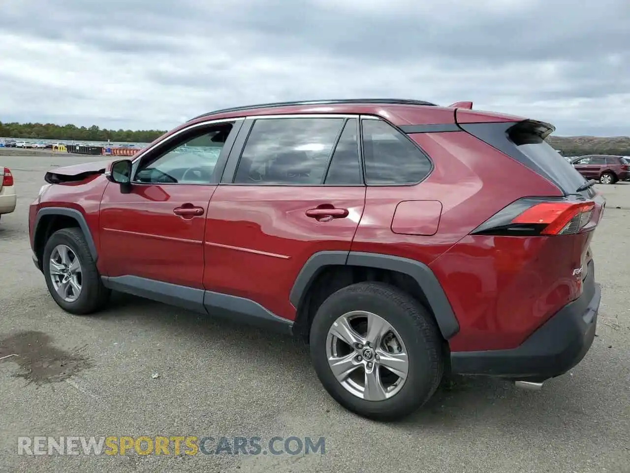 2 Photograph of a damaged car 2T3P1RFV4NW279975 TOYOTA RAV4 2022