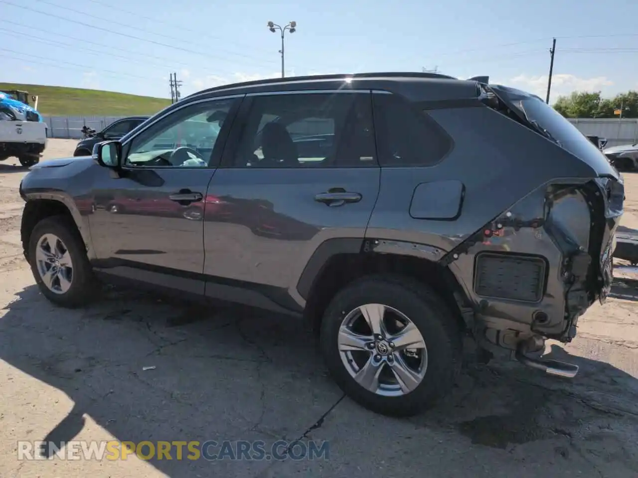 2 Photograph of a damaged car 2T3P1RFV6NC280031 TOYOTA RAV4 2022
