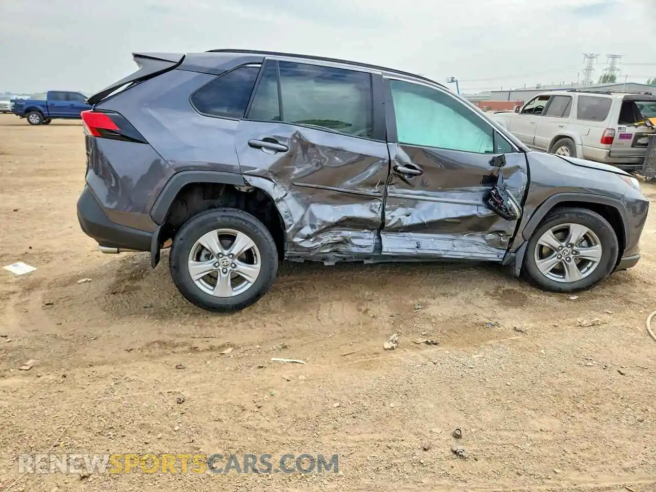 3 Photograph of a damaged car 2T3P1RFV6NW254351 TOYOTA RAV4 2022