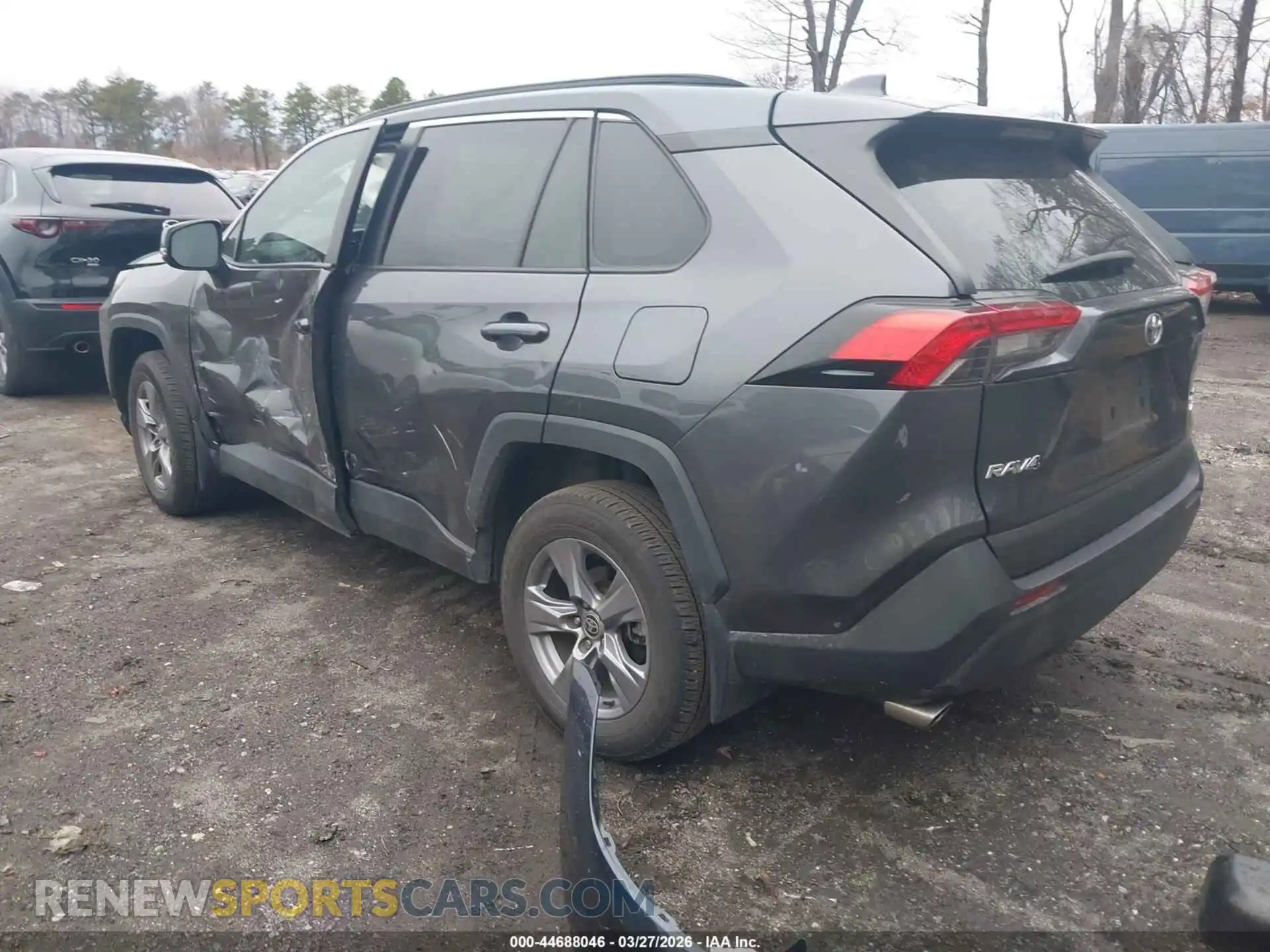 3 Photograph of a damaged car 2T3P1RFV8NC274764 TOYOTA RAV4 2022