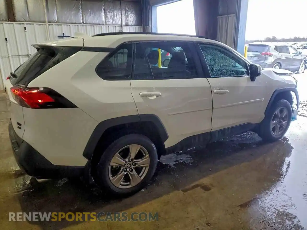 3 Photograph of a damaged car 2T3P1RFV9NC275843 TOYOTA RAV4 2022