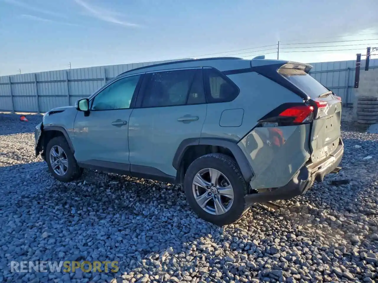 2 Photograph of a damaged car 2T3W1RFV4NW209940 TOYOTA RAV4 2022