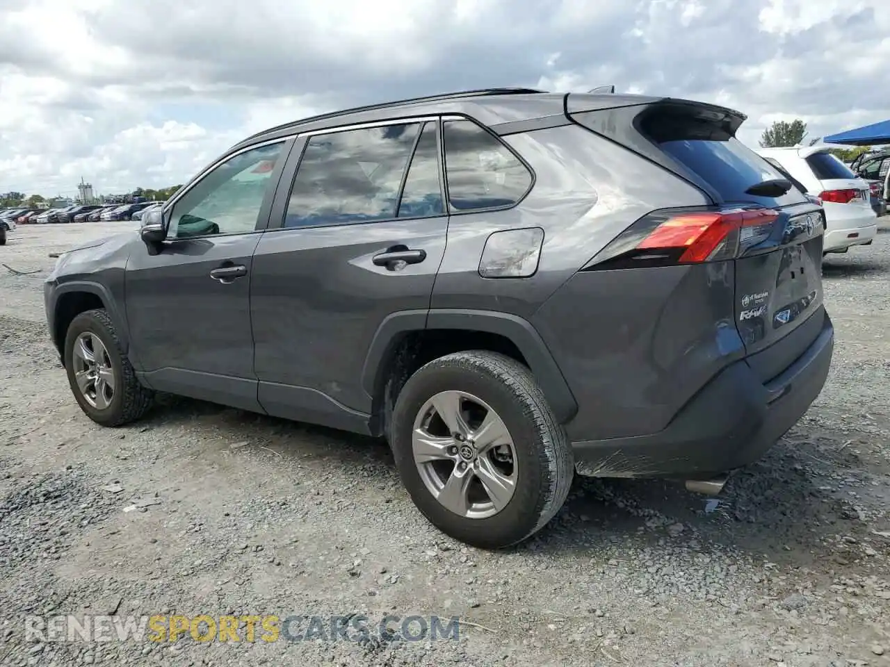 2 Photograph of a damaged car 2T3W1RFV8NC203589 TOYOTA RAV4 2022