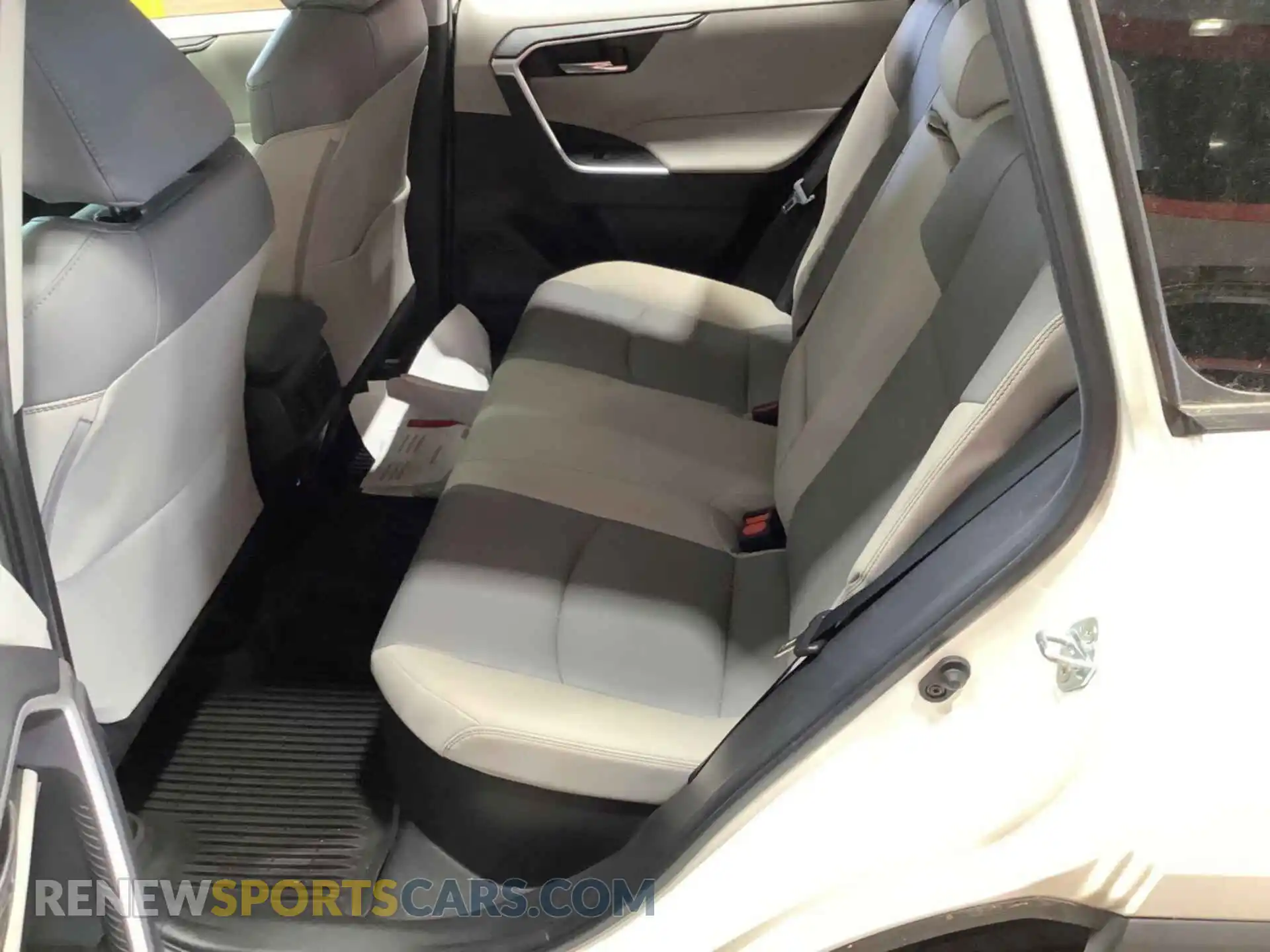 2 Photograph of a damaged car 4T3B6RFV5NU072118 TOYOTA RAV4 2022