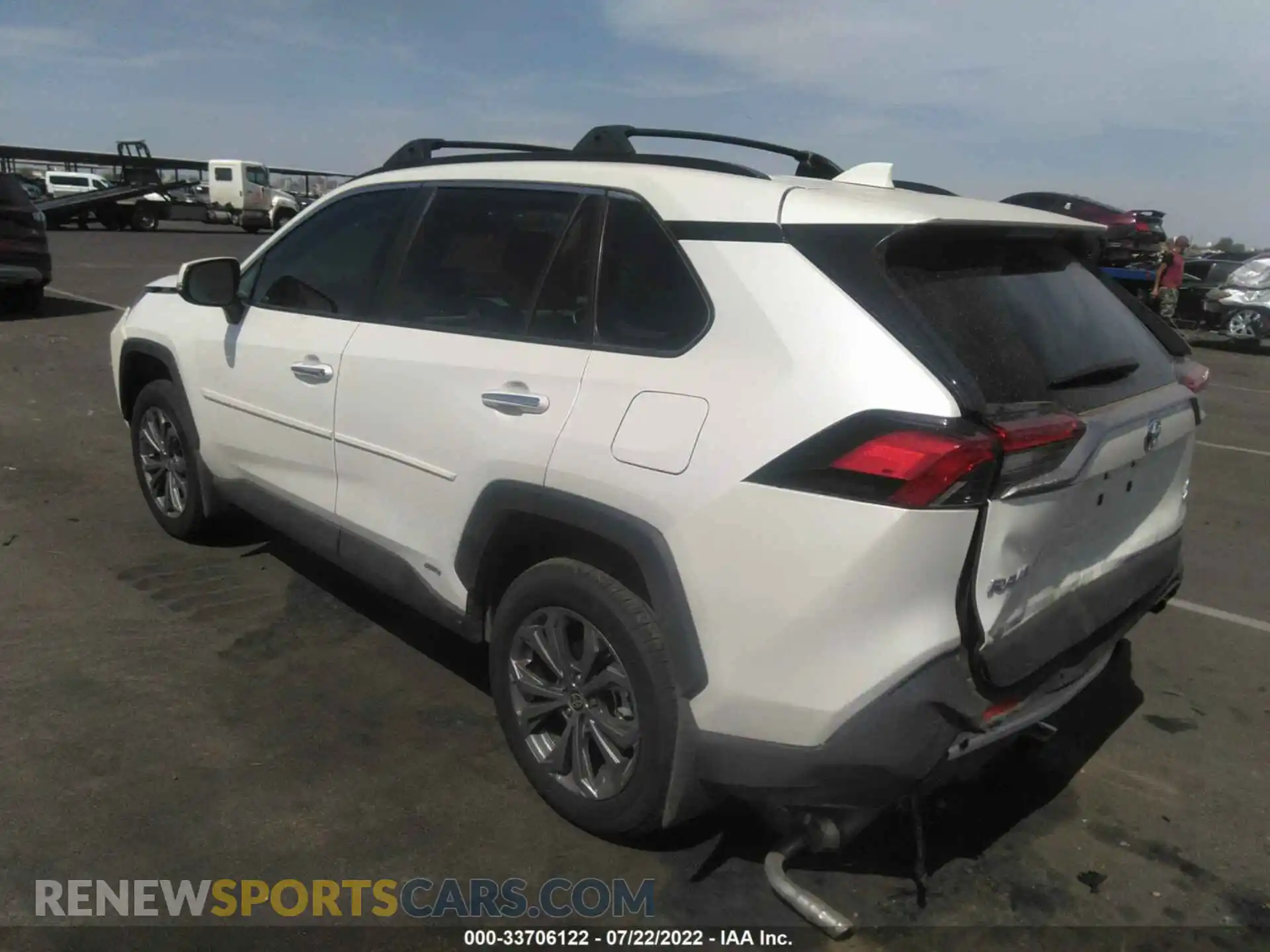 3 Photograph of a damaged car 4T3D6RFV1NU073842 TOYOTA RAV4 2022