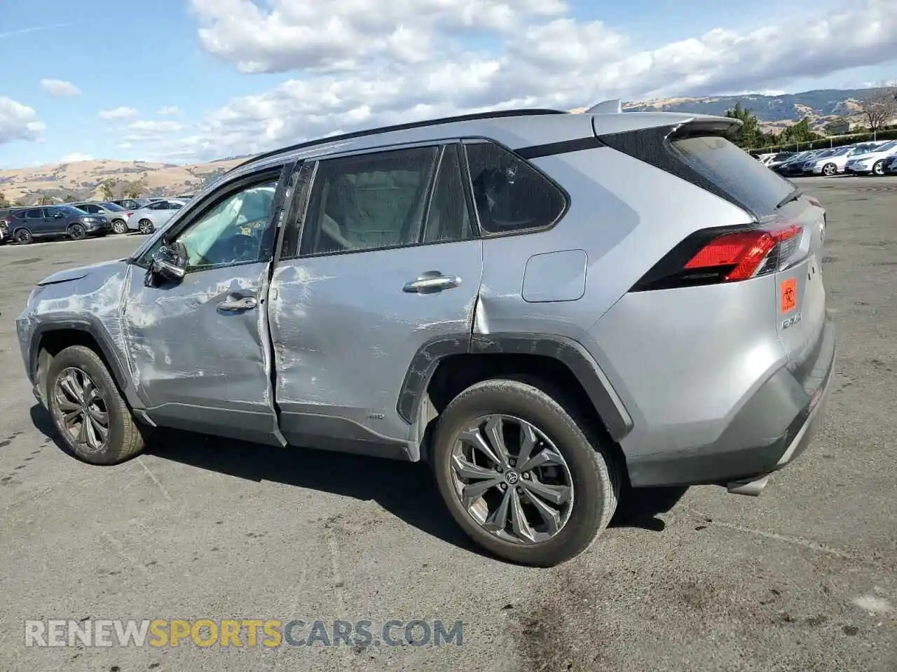 2 Photograph of a damaged car 4T3D6RFV5NU075044 TOYOTA RAV4 2022