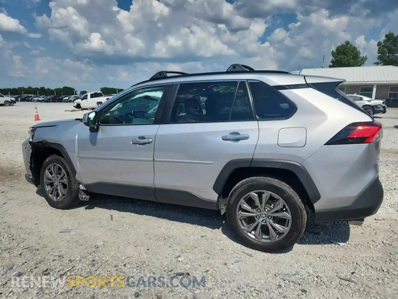 2 Photograph of a damaged car 4T3D6RFV8NU077175 TOYOTA RAV4 2022