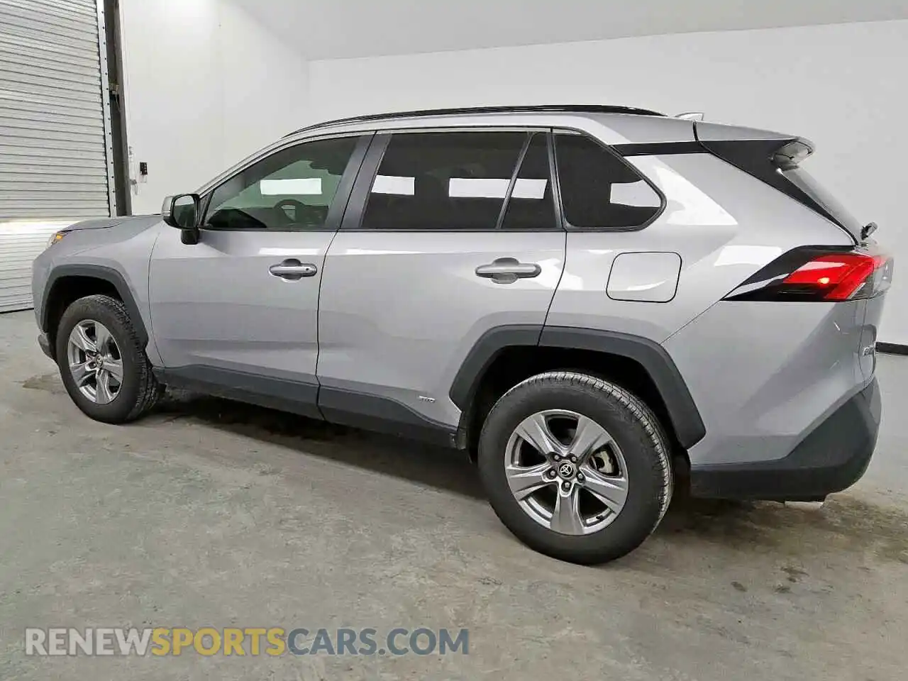 2 Photograph of a damaged car 4T3RWRFV7NU079084 TOYOTA RAV4 2022