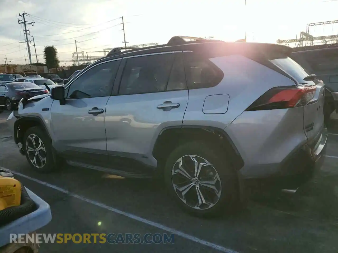2 Photograph of a damaged car JTMFB3FV5ND100751 TOYOTA RAV4 2022