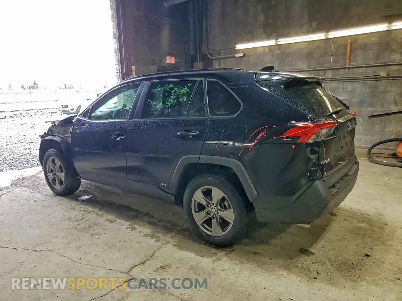 2 Photograph of a damaged car JTMMWRFV6ND158396 TOYOTA RAV4 2022