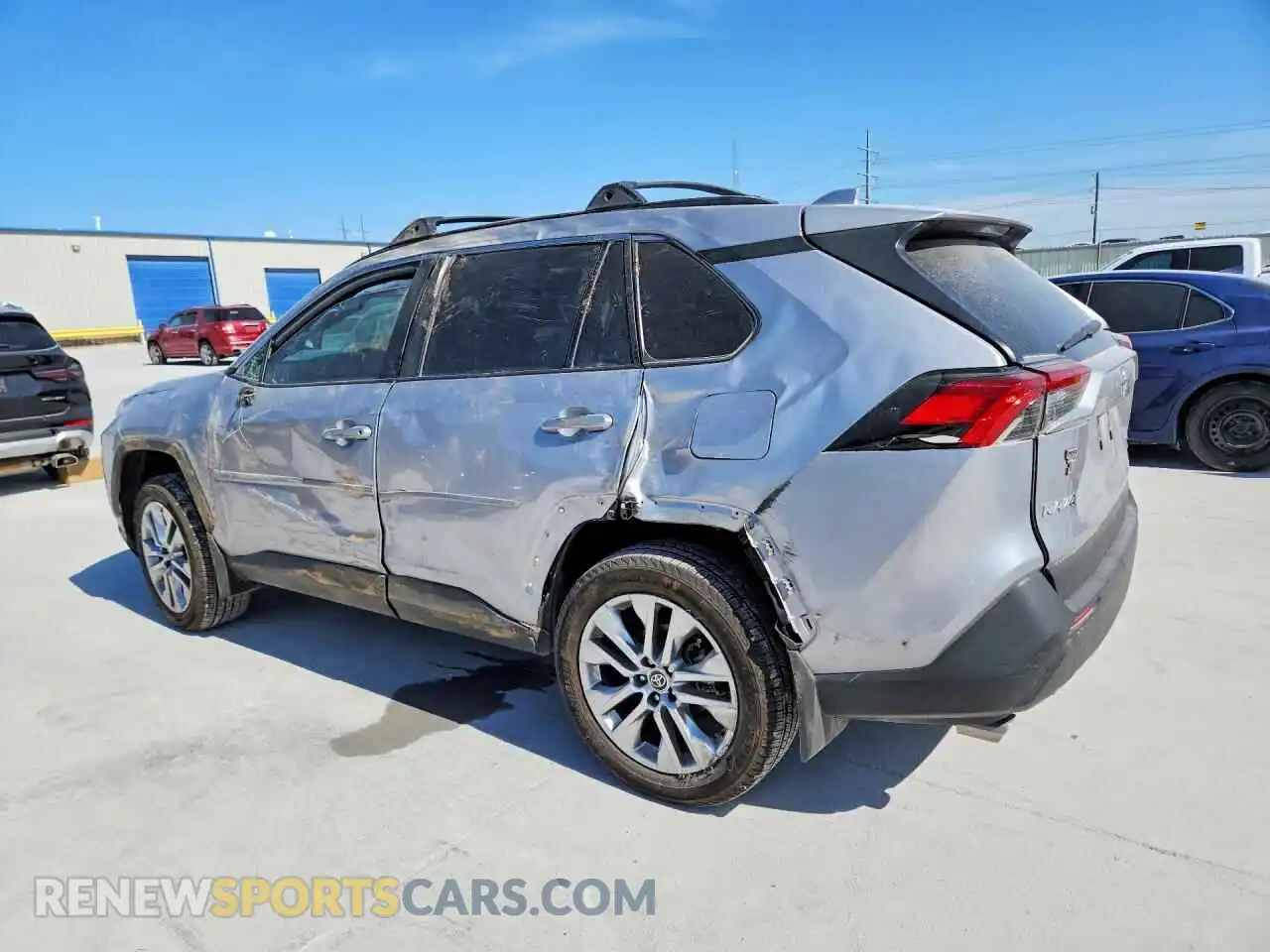2 fotografías del automóvil dañado 2T3A1RFV3PC393184 TOYOTA RAV4 2023