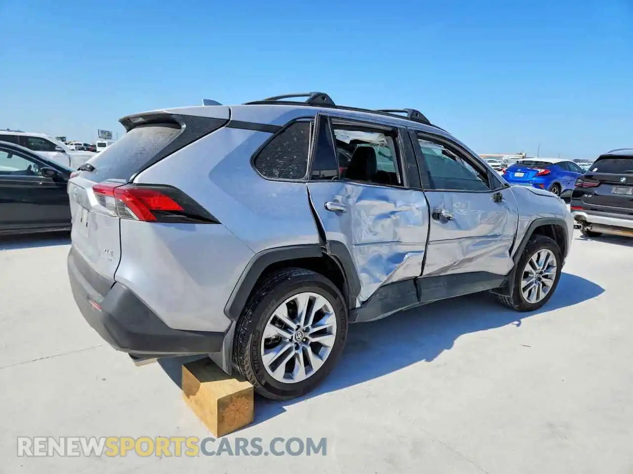 3 fotografías del automóvil dañado 2T3A1RFV3PC393184 TOYOTA RAV4 2023