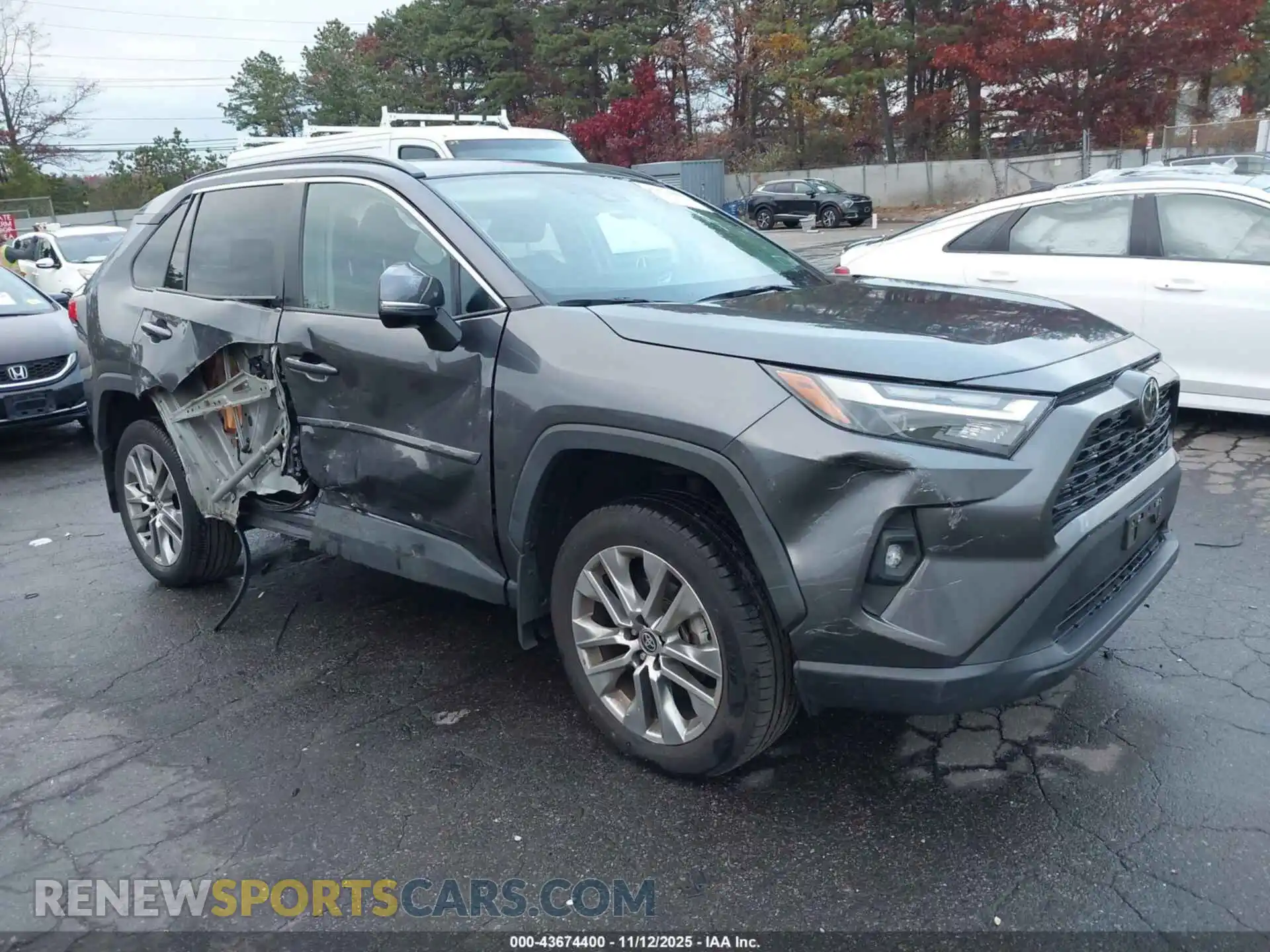 1 Photograph of a damaged car 2T3A1RFV6PC335702 TOYOTA RAV4 2023