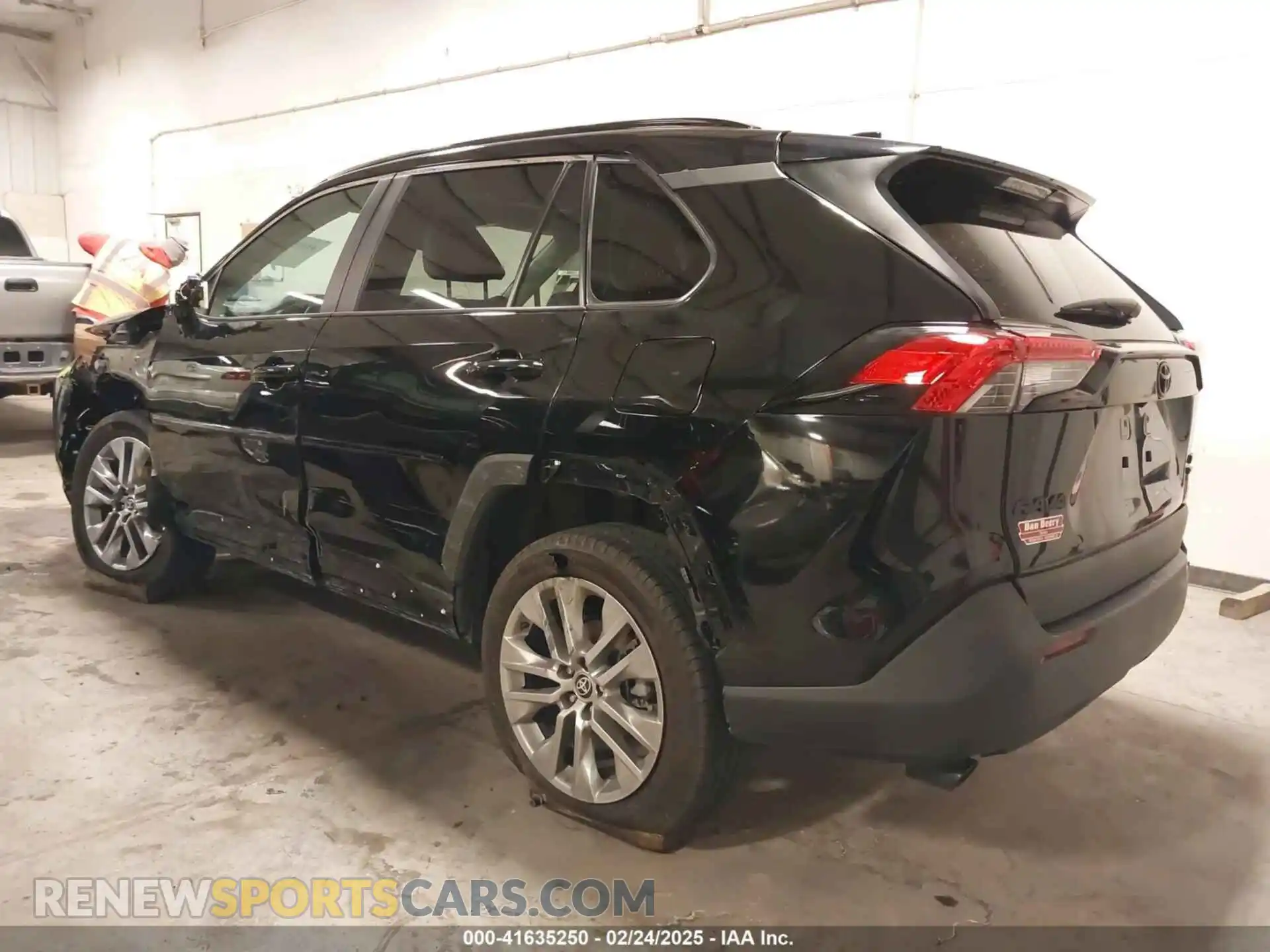 3 Photograph of a damaged car 2T3A1RFV6PC392062 TOYOTA RAV4 2023