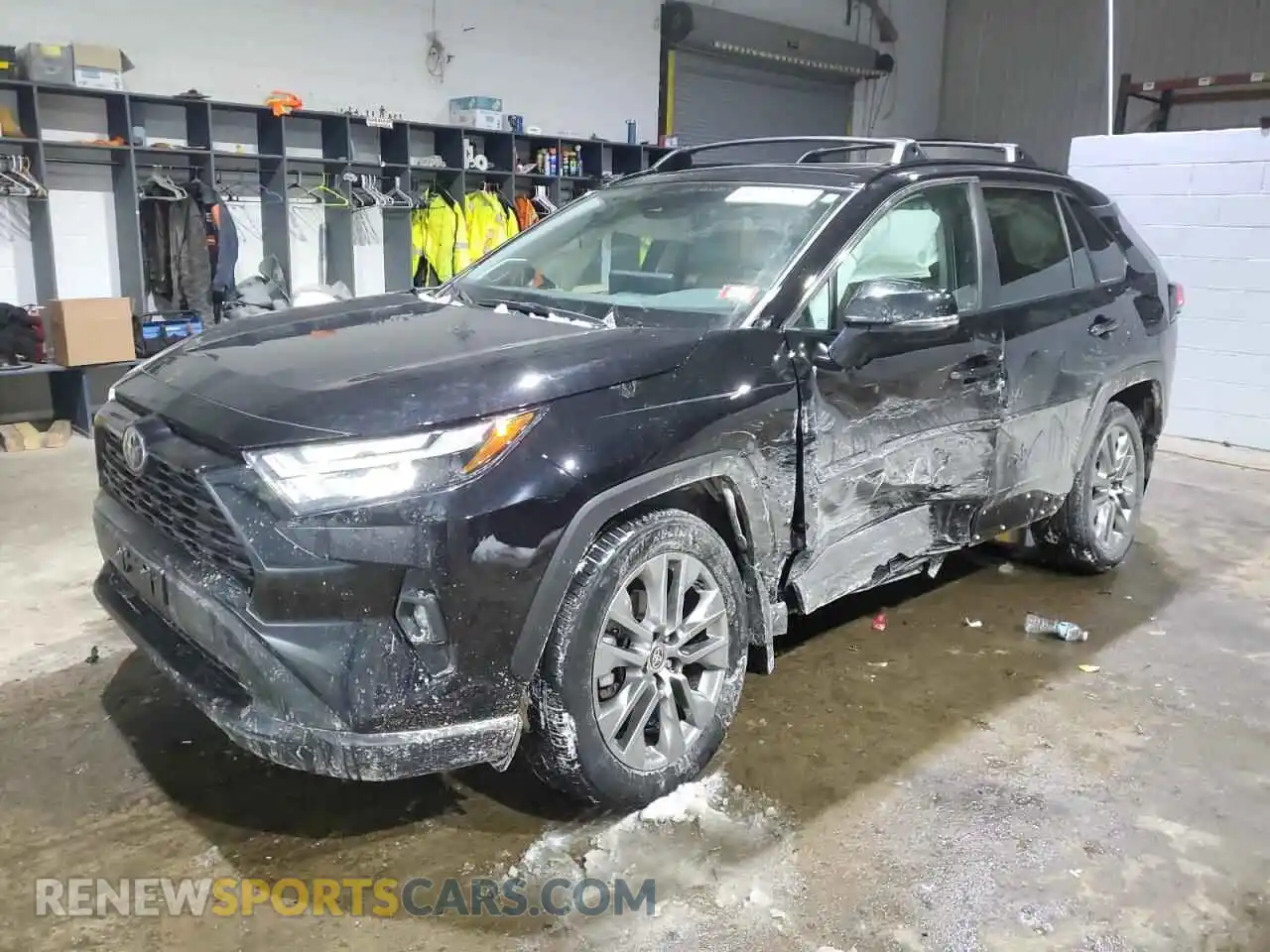 1 Photograph of a damaged car 2T3A1RFVXPC372350 TOYOTA RAV4 2023