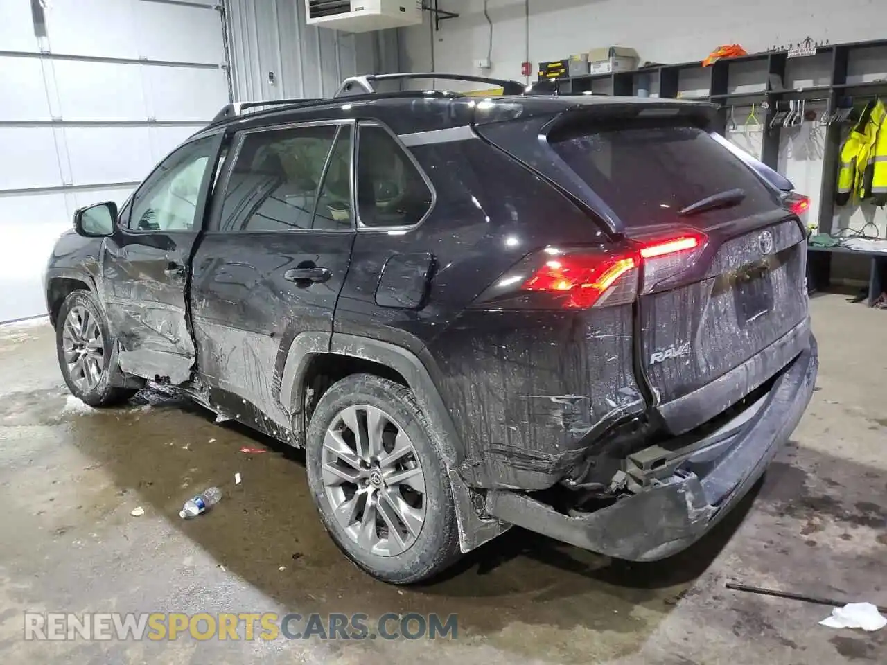2 Photograph of a damaged car 2T3A1RFVXPC372350 TOYOTA RAV4 2023