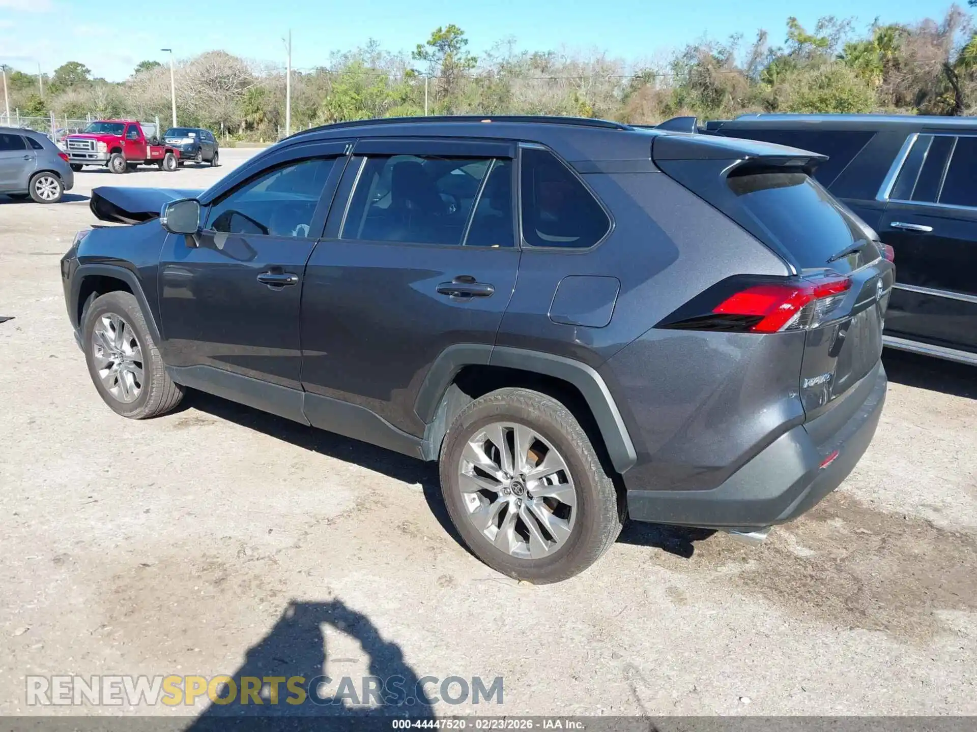 3 Фотография поврежденного автомобиля 2T3C1RFV0PC247236 TOYOTA RAV4 2023