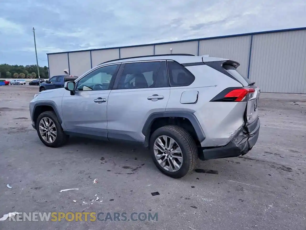 2 fotografías del automóvil dañado 2T3C1RFV1PC251473 TOYOTA RAV4 2023