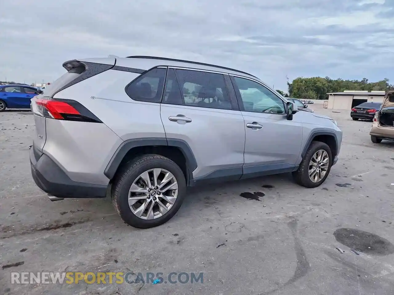 3 fotografías del automóvil dañado 2T3C1RFV1PC251473 TOYOTA RAV4 2023