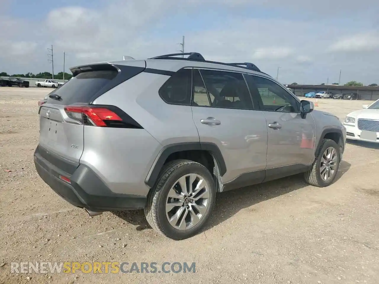 3 Photograph of a damaged car 2T3C1RFV6PC217464 TOYOTA RAV4 2023