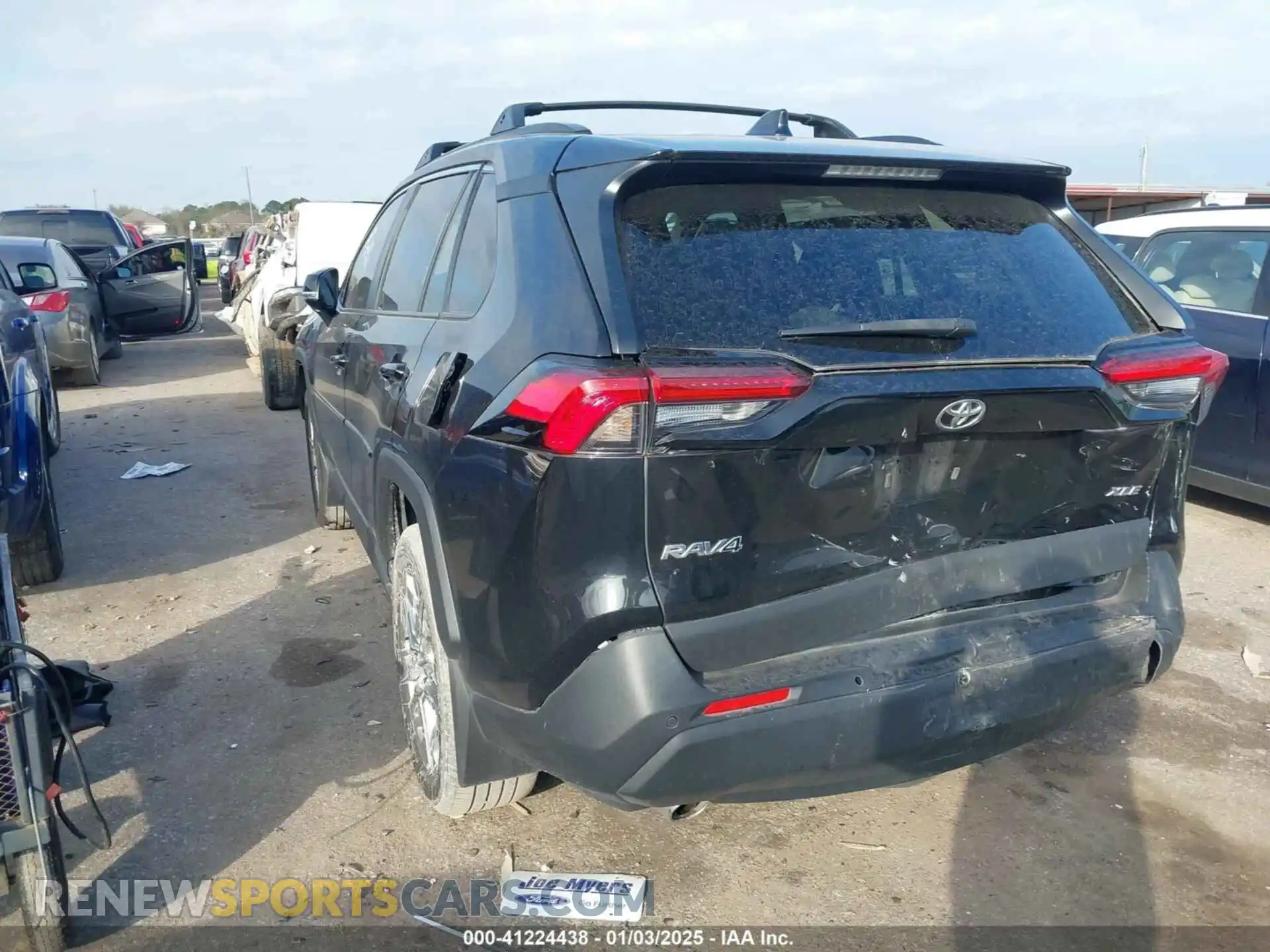 3 Photograph of a damaged car 2T3C1RFV6PC239450 TOYOTA RAV4 2023