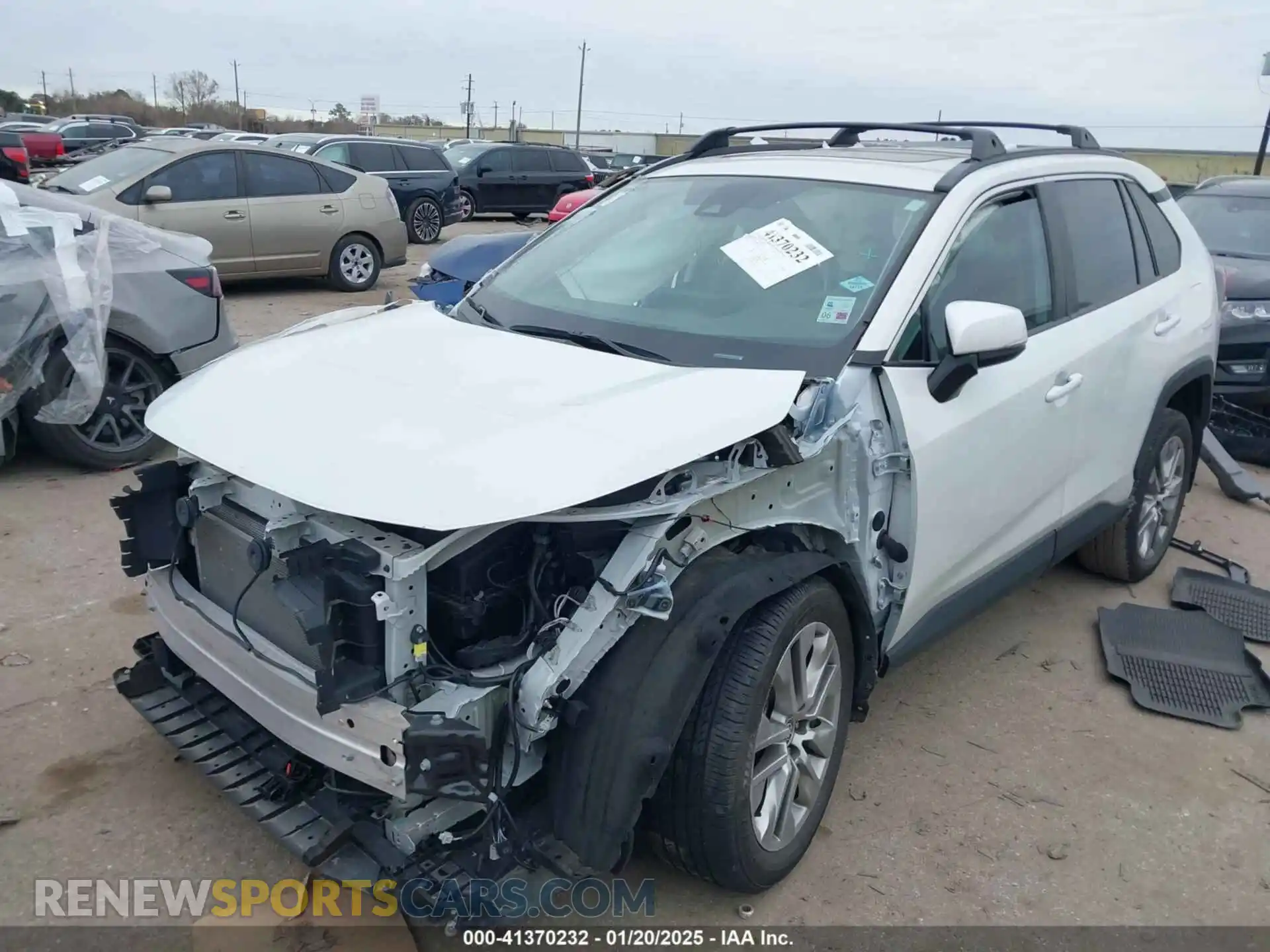 2 Photograph of a damaged car 2T3C1RFV6PW272821 TOYOTA RAV4 2023