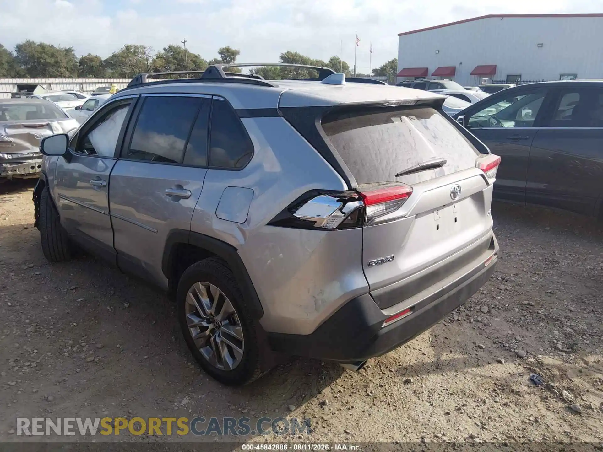 3 Фотография поврежденного автомобиля 2T3C1RFV8PC217997 TOYOTA RAV4 2023