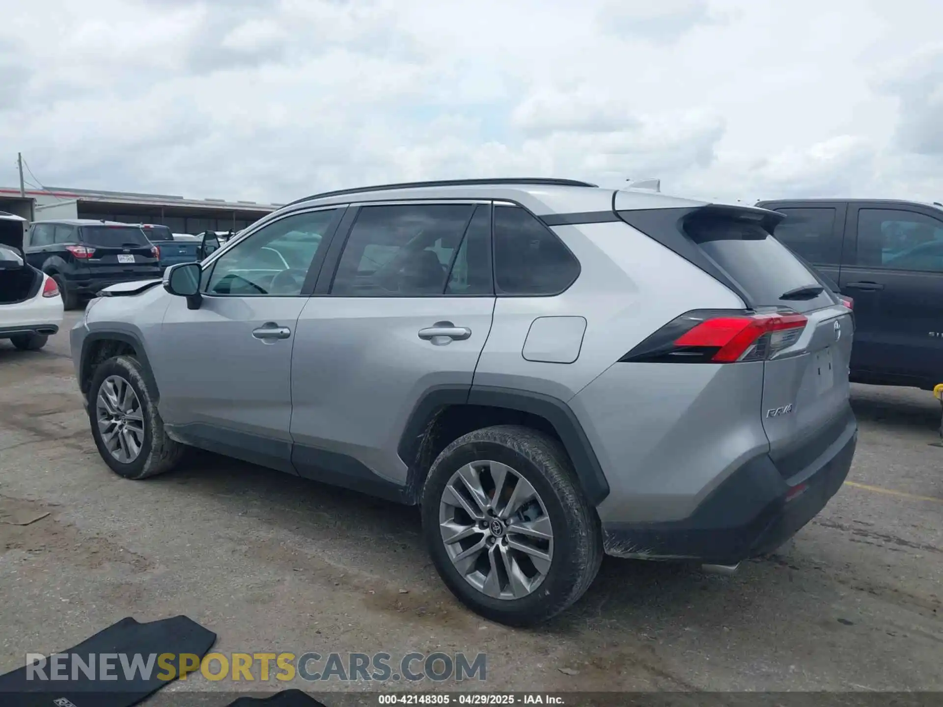 3 Photograph of a damaged car 2T3C1RFV8PW278717 TOYOTA RAV4 2023