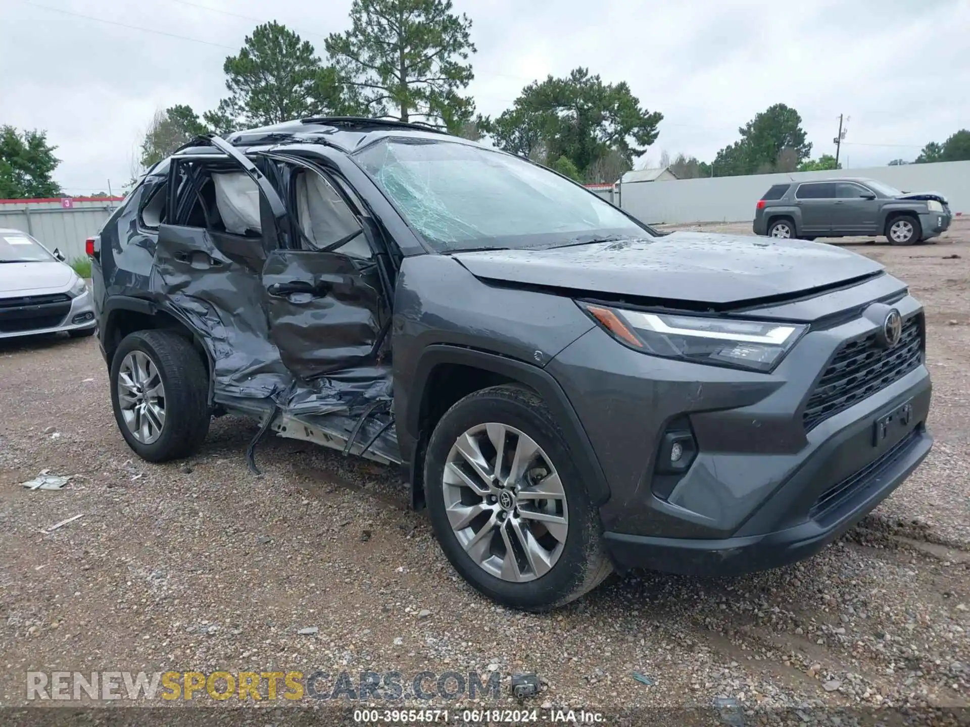 1 Photograph of a damaged car 2T3C1RFV9PC217278 TOYOTA RAV4 2023
