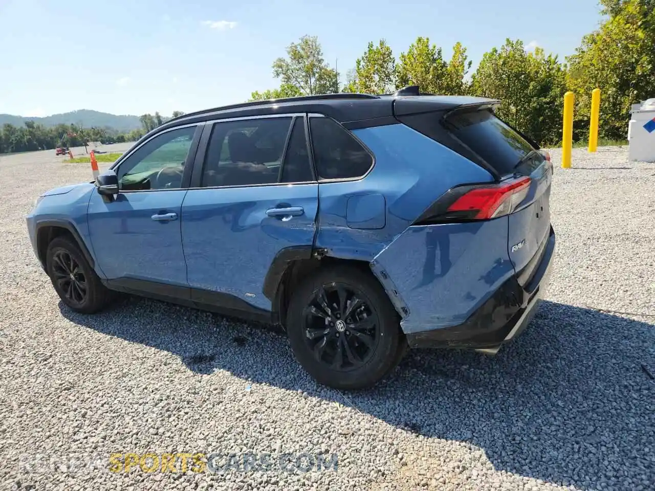 2 fotografías del automóvil dañado 2T3E6RFV6PW043985 TOYOTA RAV4 2023