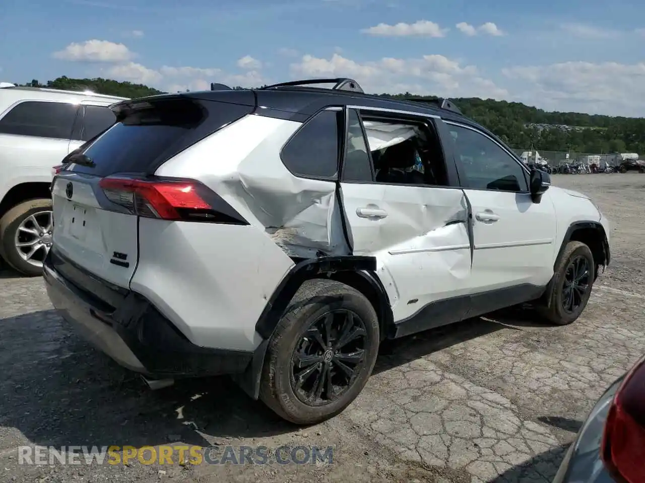 3 Photograph of a damaged car 2T3E6RFVXPW040152 TOYOTA RAV4 2023