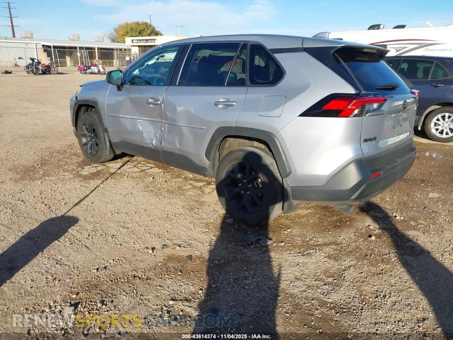 2 Photograph of a damaged car 2T3F1RFV0PC392452 TOYOTA RAV4 2023
