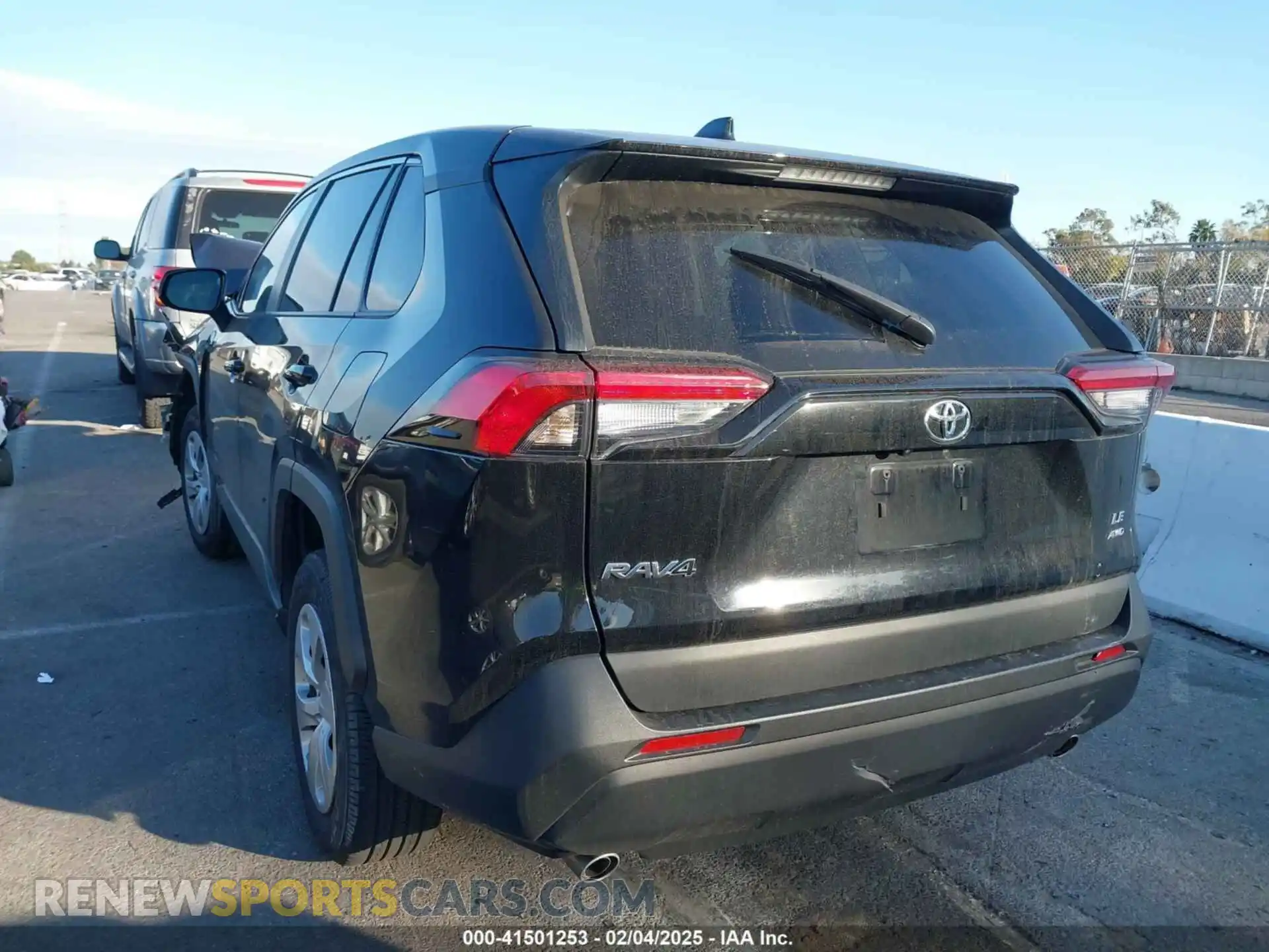 3 Photograph of a damaged car 2T3F1RFV0PW374967 TOYOTA RAV4 2023