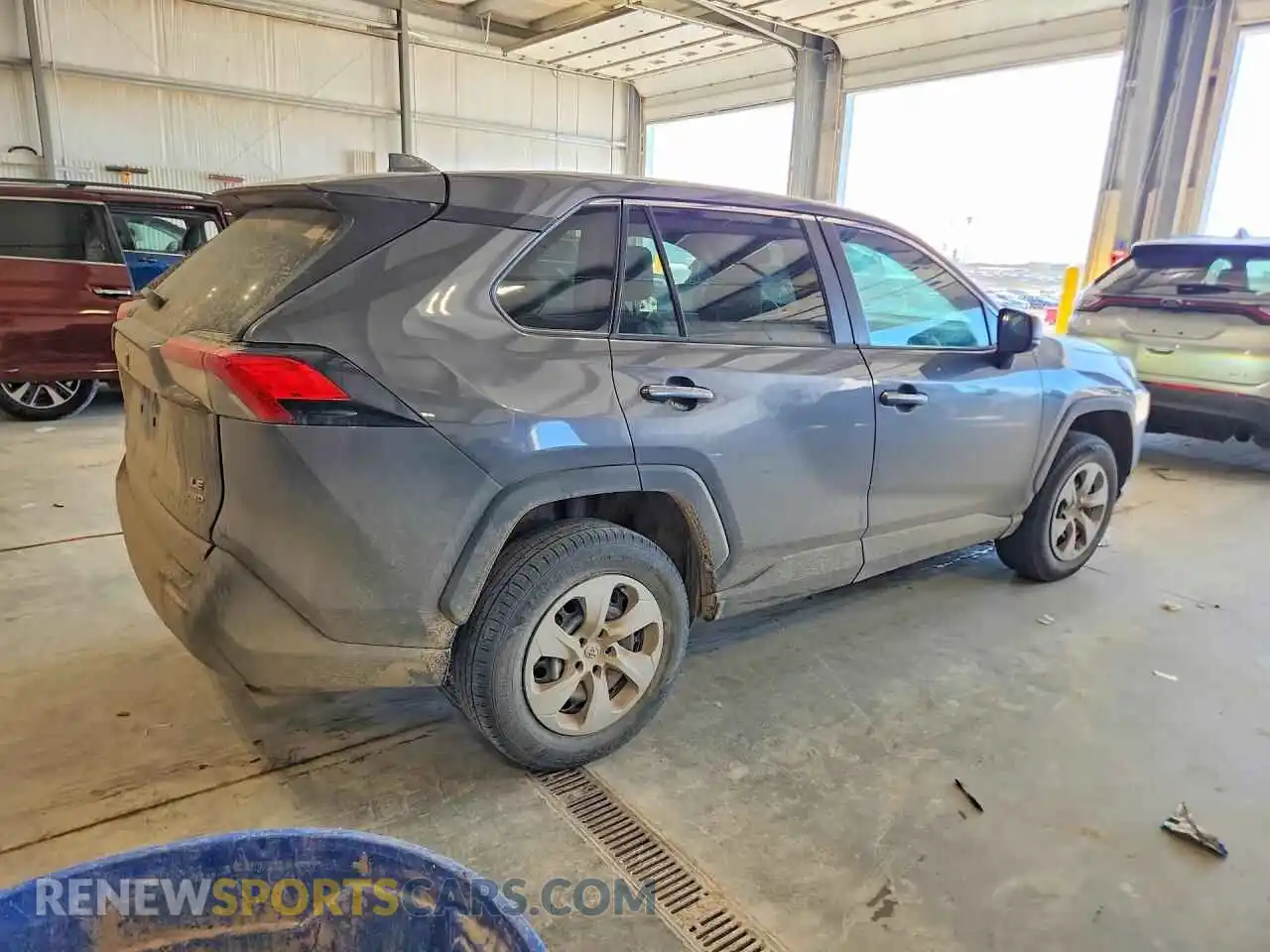 3 Фотография поврежденного автомобиля 2T3F1RFV2PC328414 TOYOTA RAV4 2023