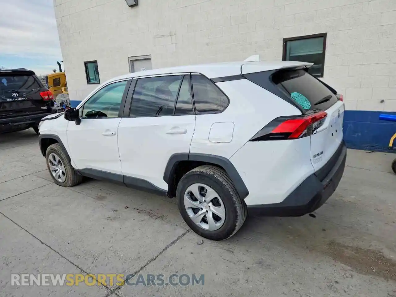 2 Photograph of a damaged car 2T3F1RFV3PC329670 TOYOTA RAV4 2023
