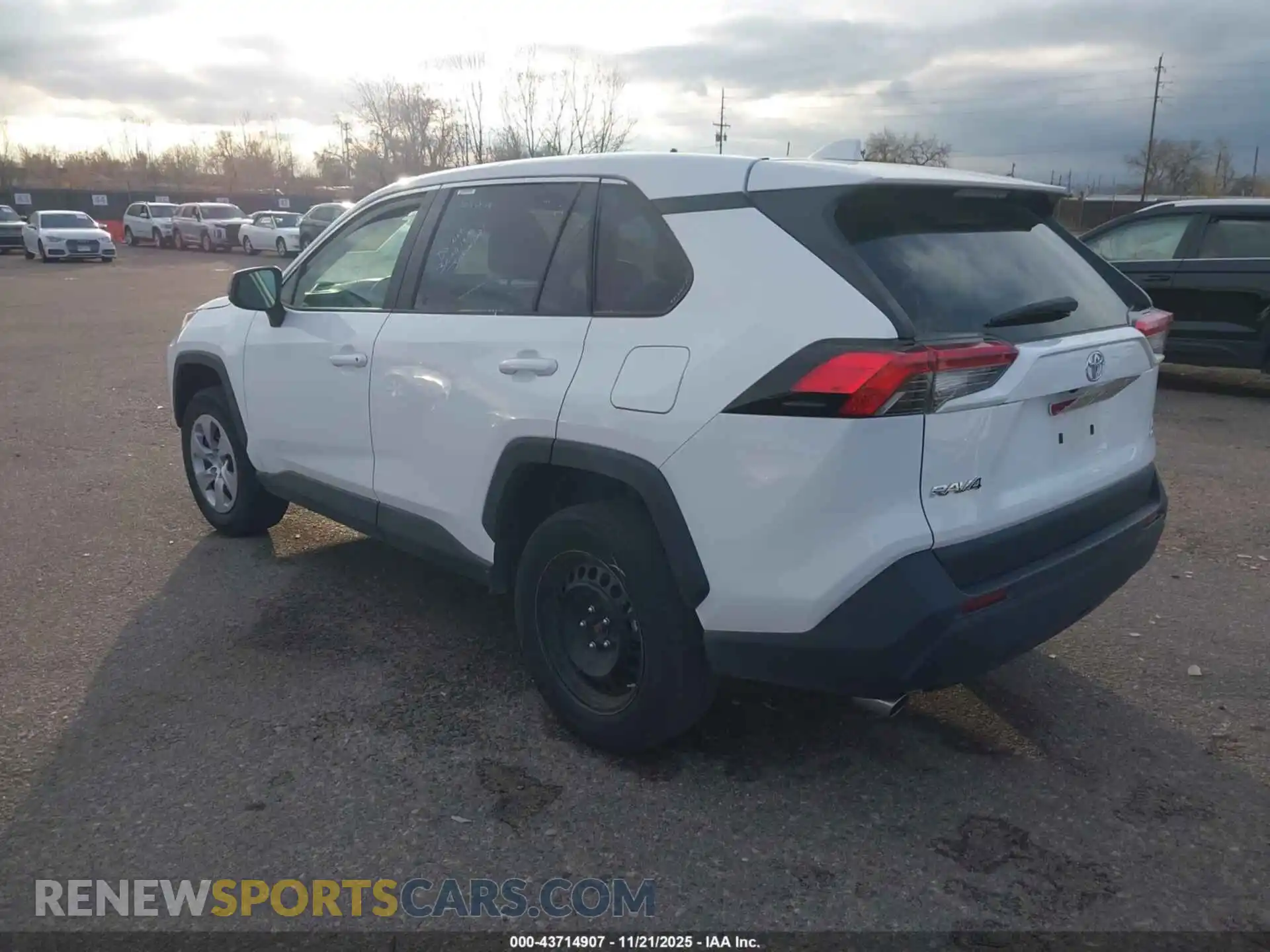 3 Photograph of a damaged car 2T3F1RFV6PW372818 TOYOTA RAV4 2023