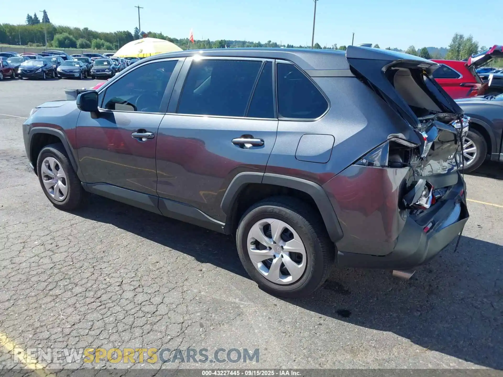 3 Фотография поврежденного автомобиля 2T3F1RFV7PC348299 TOYOTA RAV4 2023