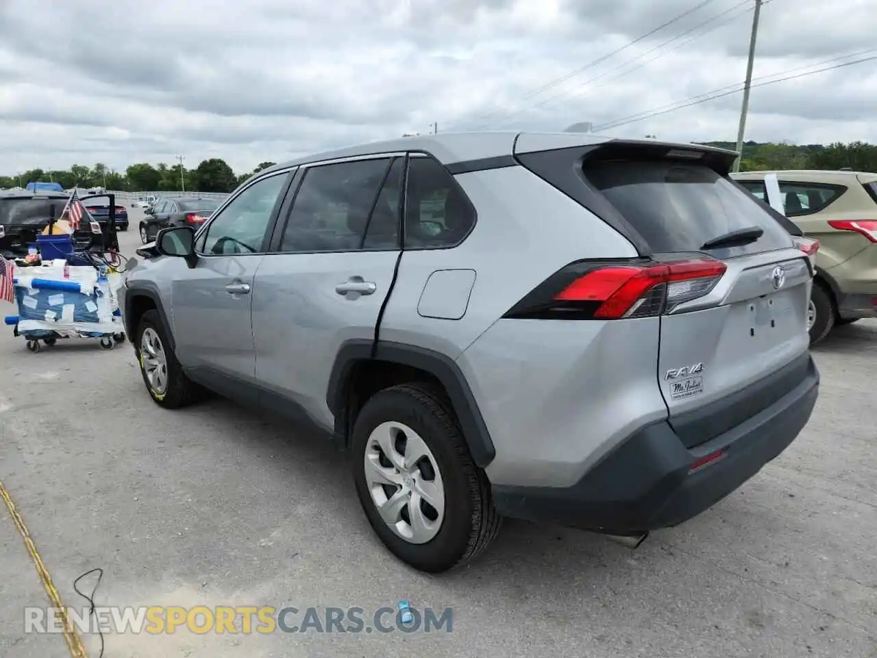 2 Photograph of a damaged car 2T3F1RFVXPW345718 TOYOTA RAV4 2023