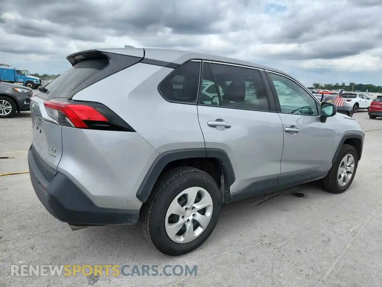 3 Photograph of a damaged car 2T3F1RFVXPW345718 TOYOTA RAV4 2023