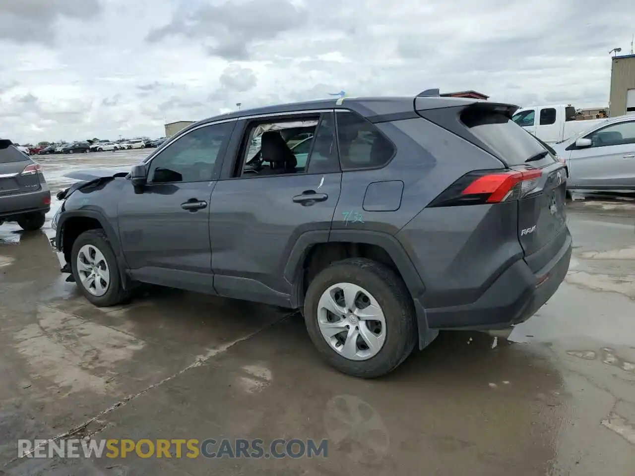 2 Photograph of a damaged car 2T3H1RFV5PC219583 TOYOTA RAV4 2023