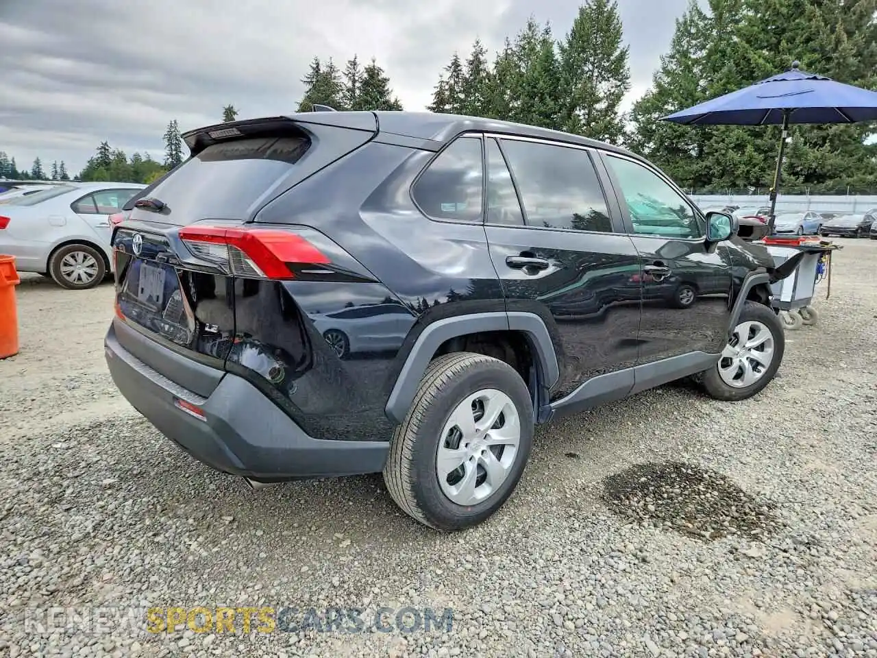 3 Photograph of a damaged car 2T3H1RFV7PC233677 TOYOTA RAV4 2023